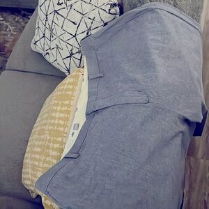 Medium blue slacks
46x30
Old navy
Athletic fit